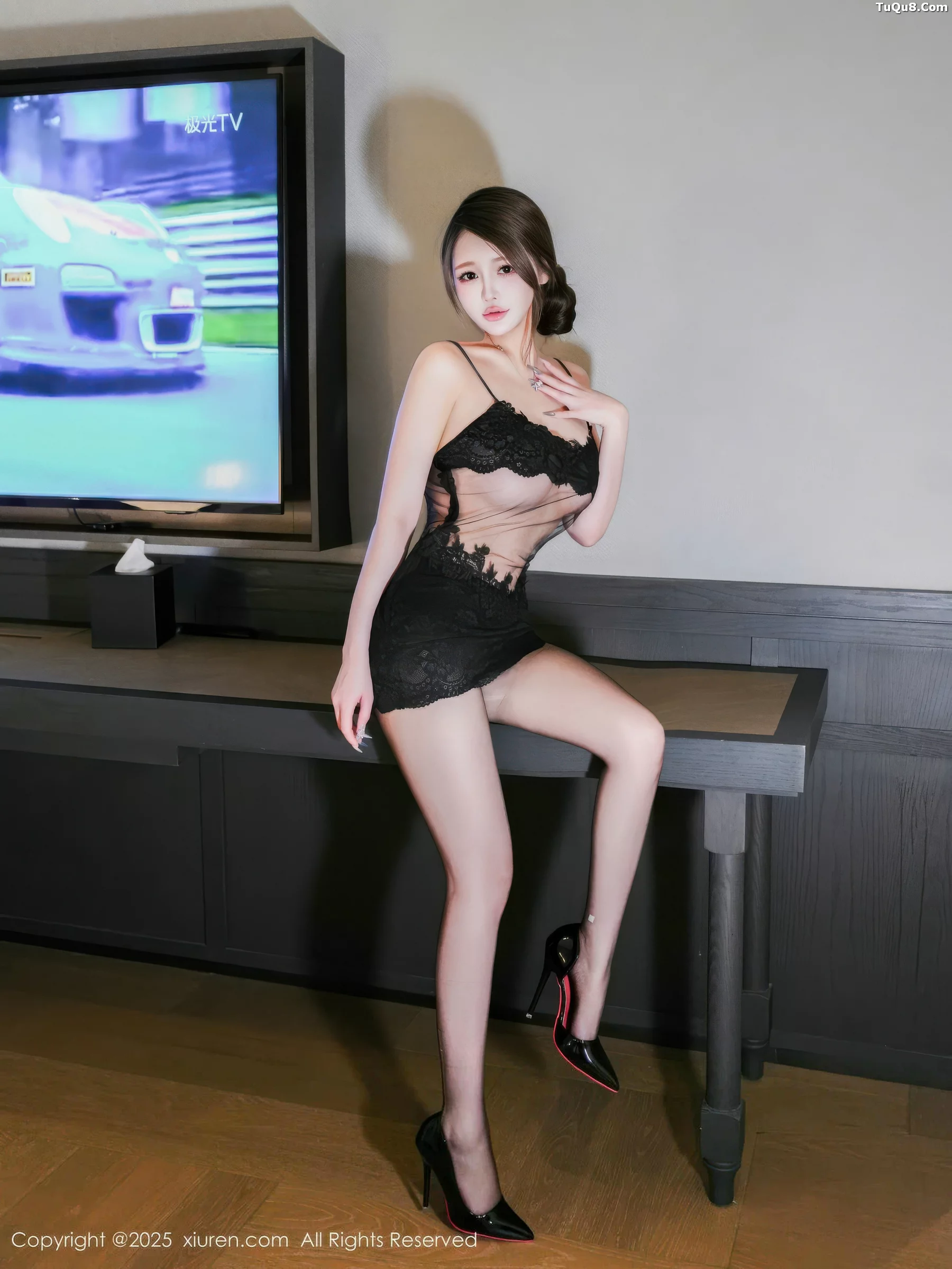 甜妮  [XiuRen]高清写真图 2025.10.30 No.10929 甜妮 情趣内衣第5张图片